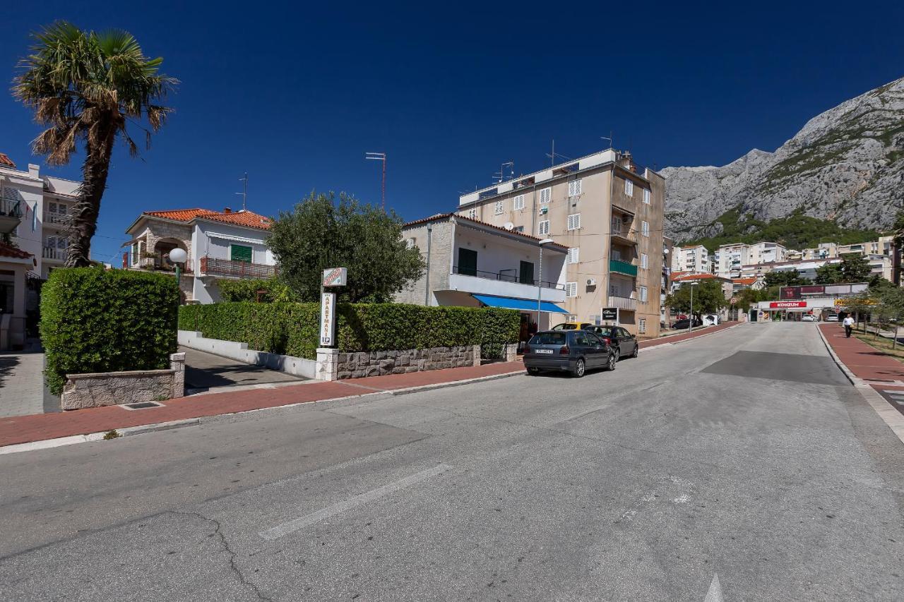 Apartments Carmen Makarska Exterior foto