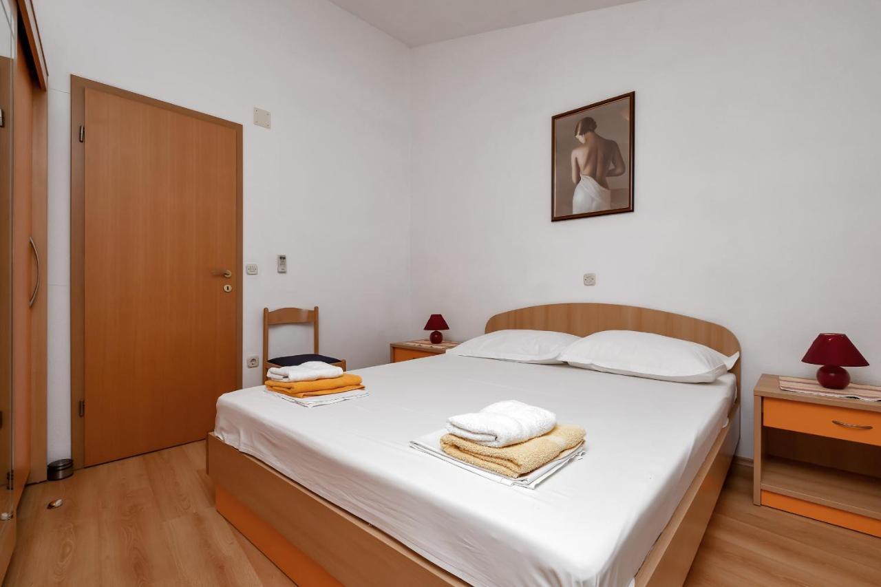 Apartments Carmen Makarska Exterior foto